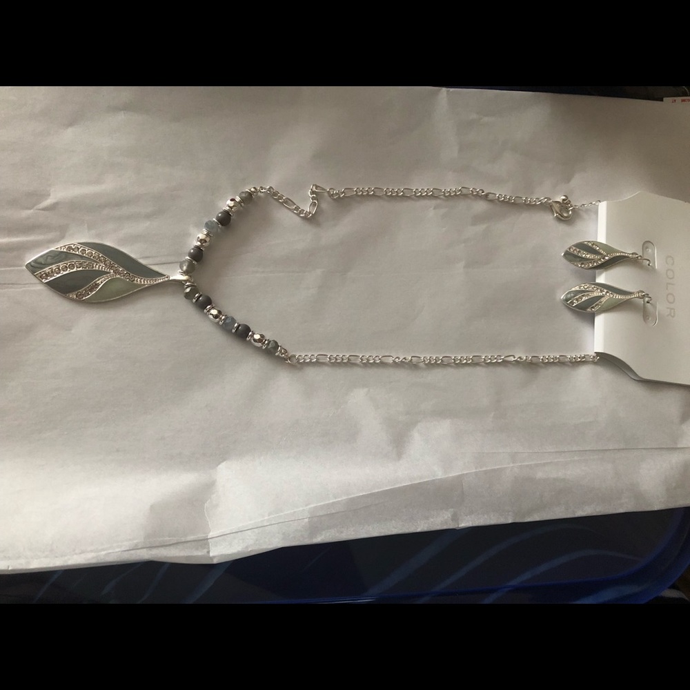 Necklace and earrings set